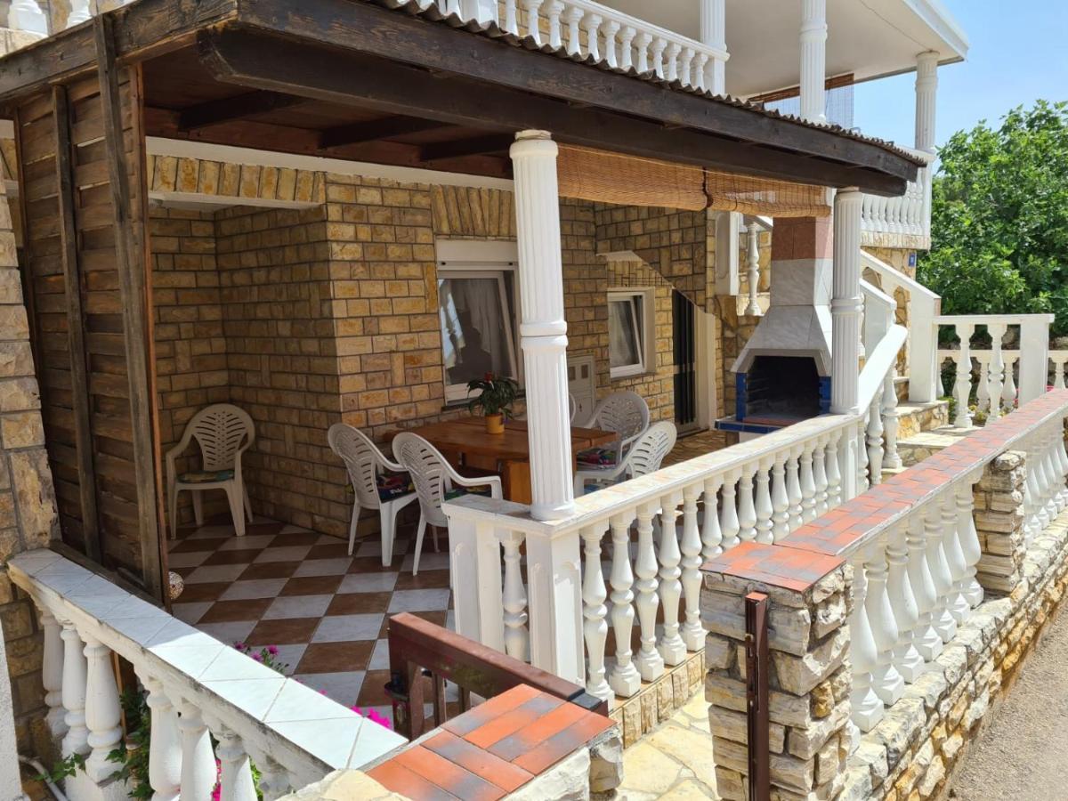 Apartments Tuka Near The Beach Vir Dış mekan fotoğraf